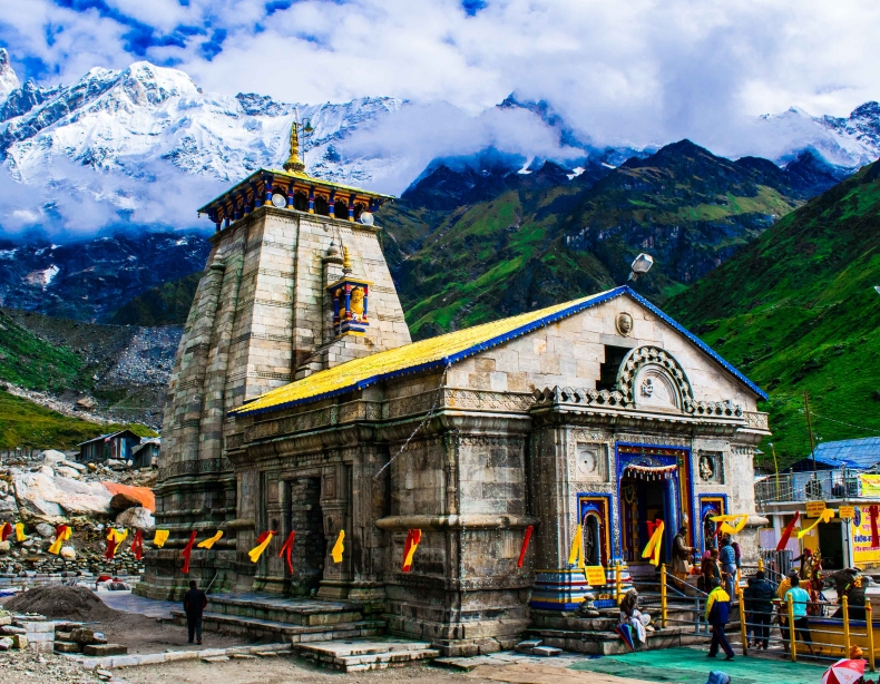 Kedarnath Temple Mobile Ban 2026: No Phones Allowed Inside Shrine